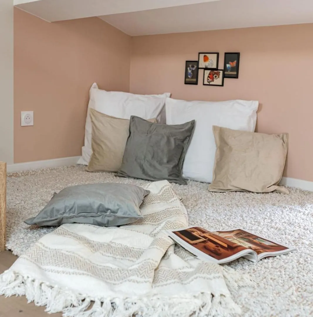 Beige Hospitalite - Jade - Cocon Apartment Saint-Etienne  France