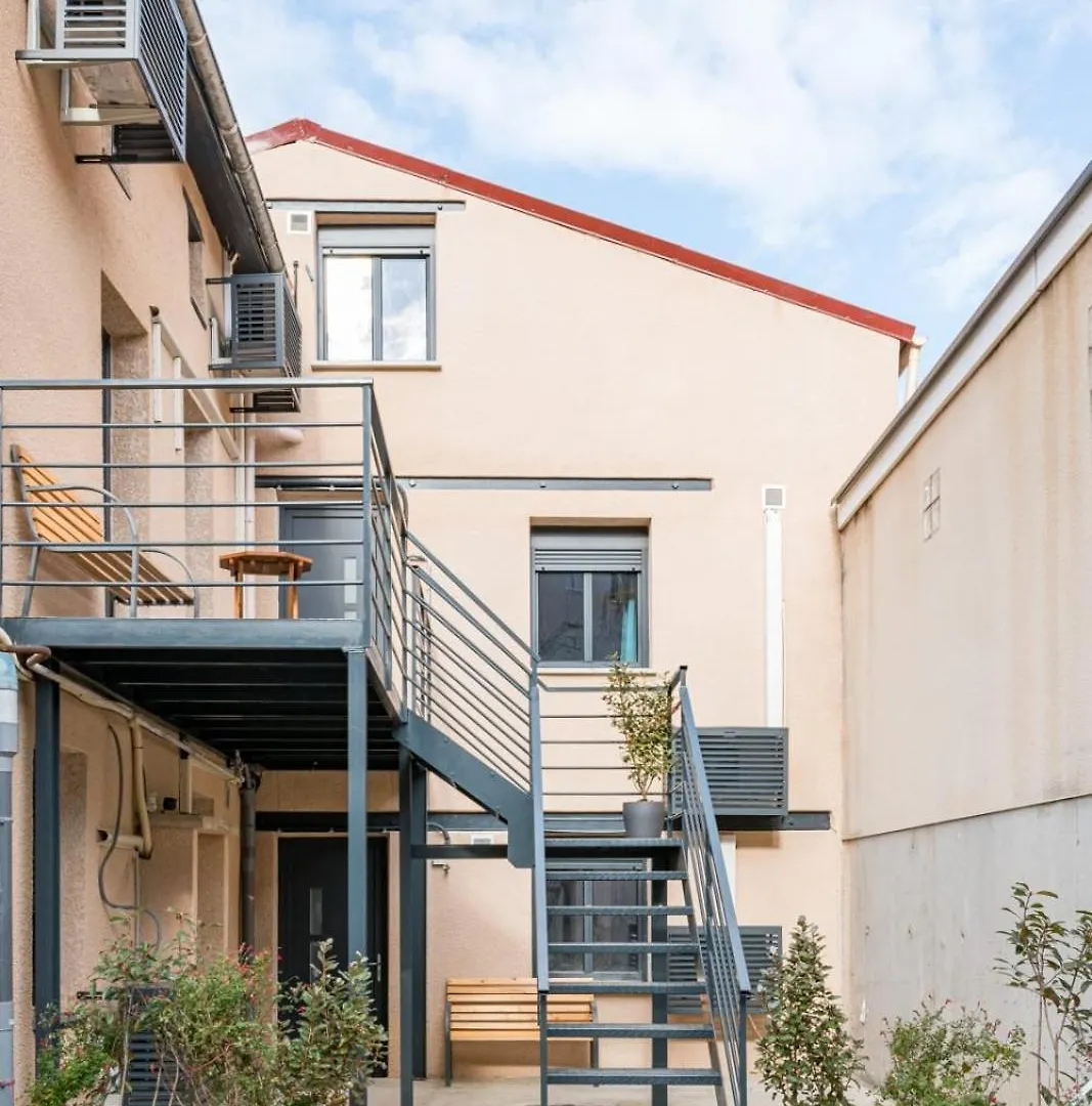 Beige Hospitalite - Jade - Cocon Apartment Saint-Etienne  0*, Saint-Etienne (Loire) France