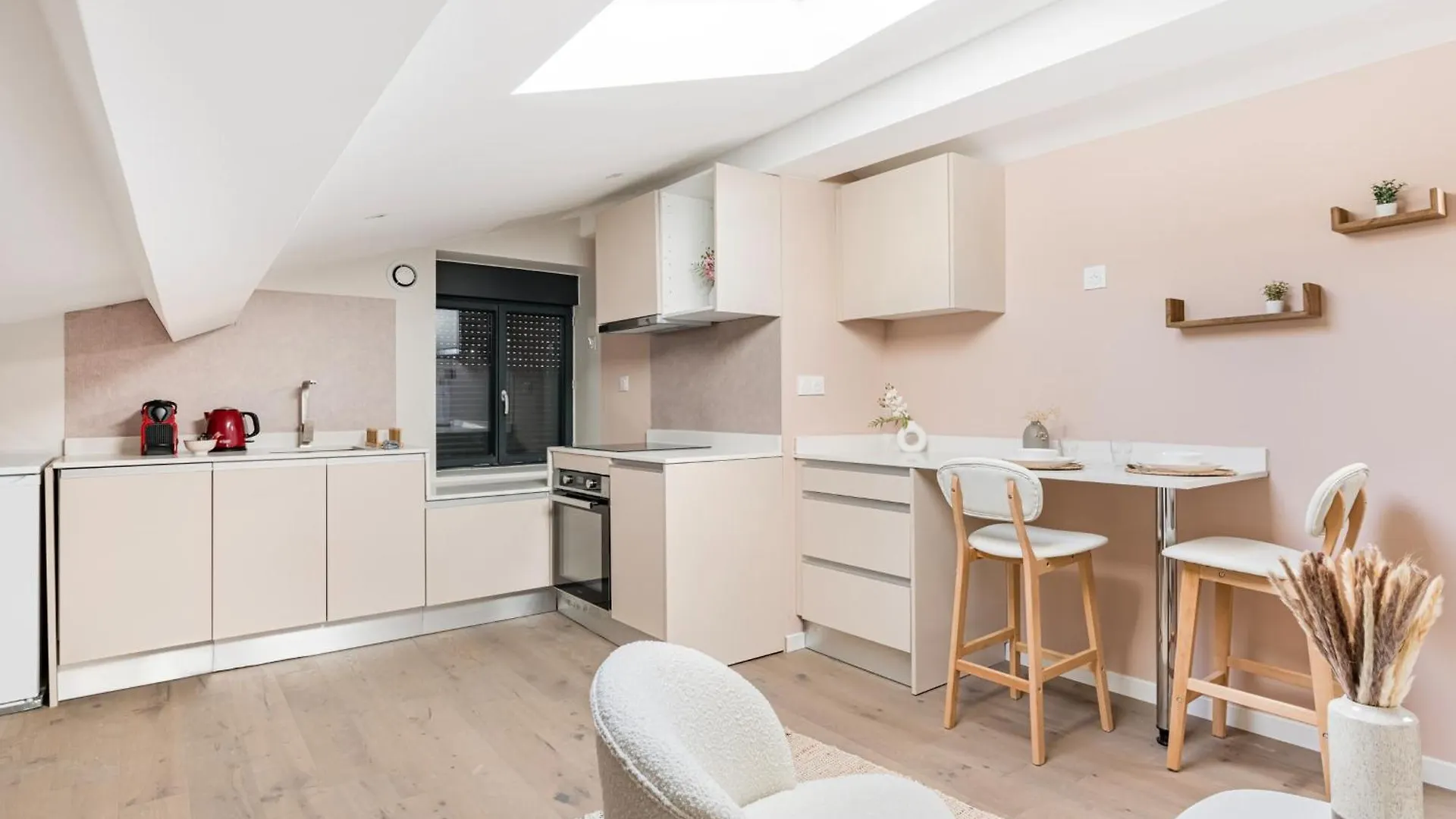 Beige Hospitalite - Jade - Cocon Apartment Saint-Etienne  0*, Saint-Etienne (Loire)